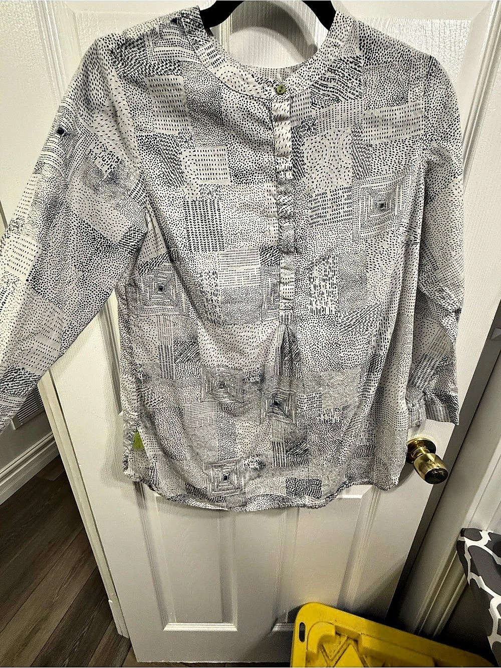 fabindia Geometric Button Down in White & Blue Size Medium